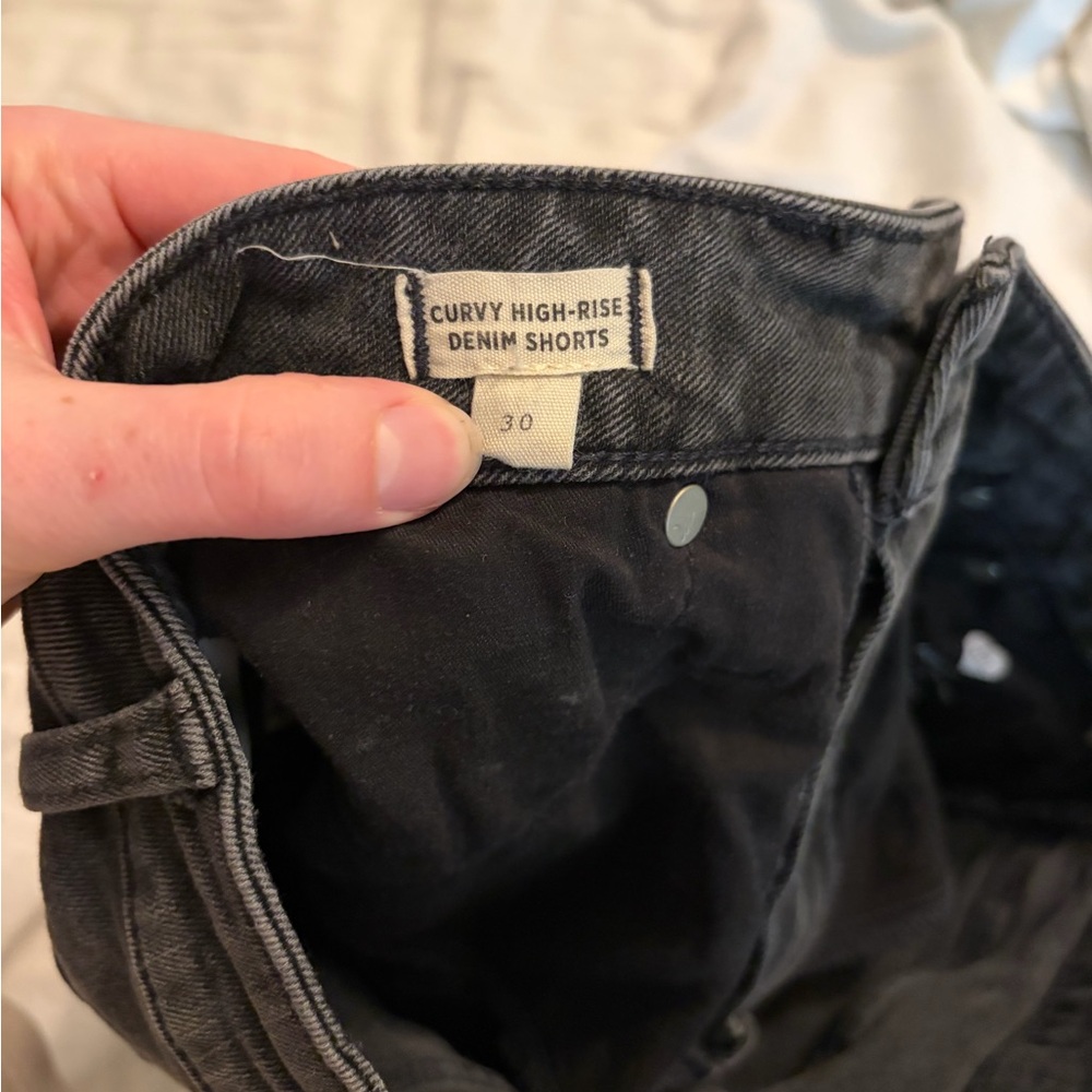 Madewell Charcoal Denim shorts - Picture 4 of 9